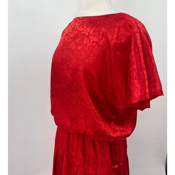 Vintage 80s Brocade Midi Dress Embossed Floral Pattern Blouson Pleated Red 10 - Picture 9 of 11